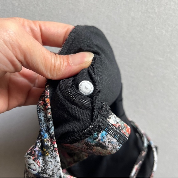 Lululemon Athletica Energy Bra Vitalize Multi Color Strappy Back Sz 4 - Picture 6 of 8